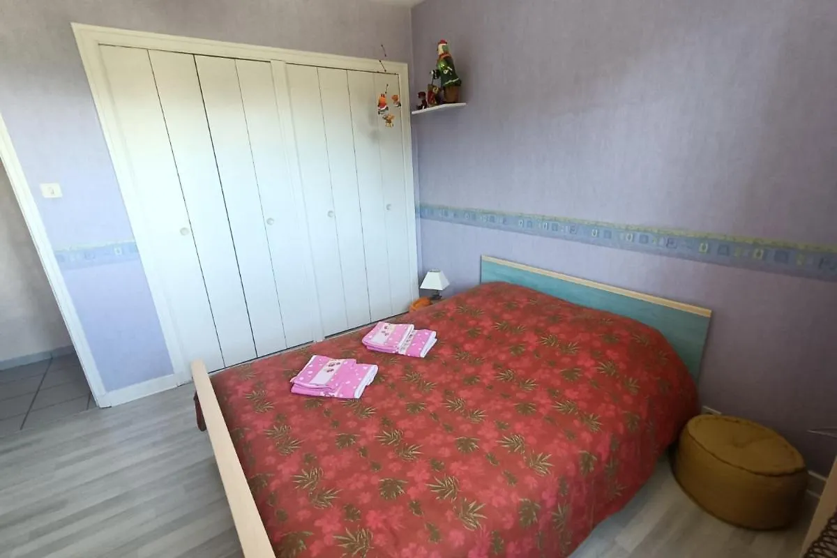 La Maison De Bea Le Rouget 0*,  France